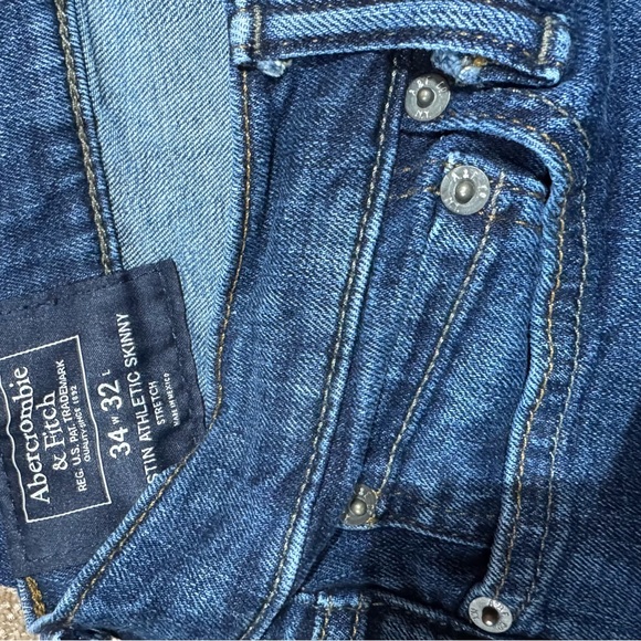 Abercrombie and Fitch Rustin Athletic Skinny - Picture 3 of 5